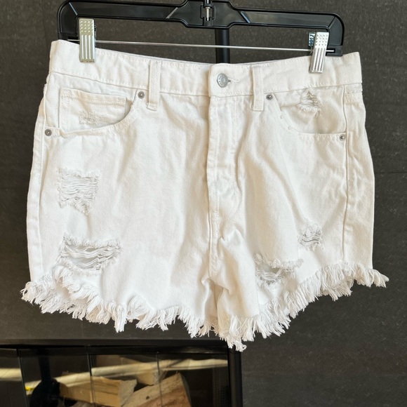 Wild Fable High Rise Distressed White Denim Shorts Size 12 - Picture 4 of 9